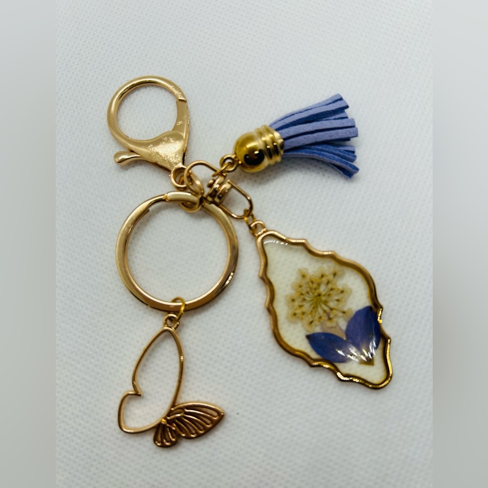 Handmade Dried flowers resin keychain with lavender tassels & butterfly charm
